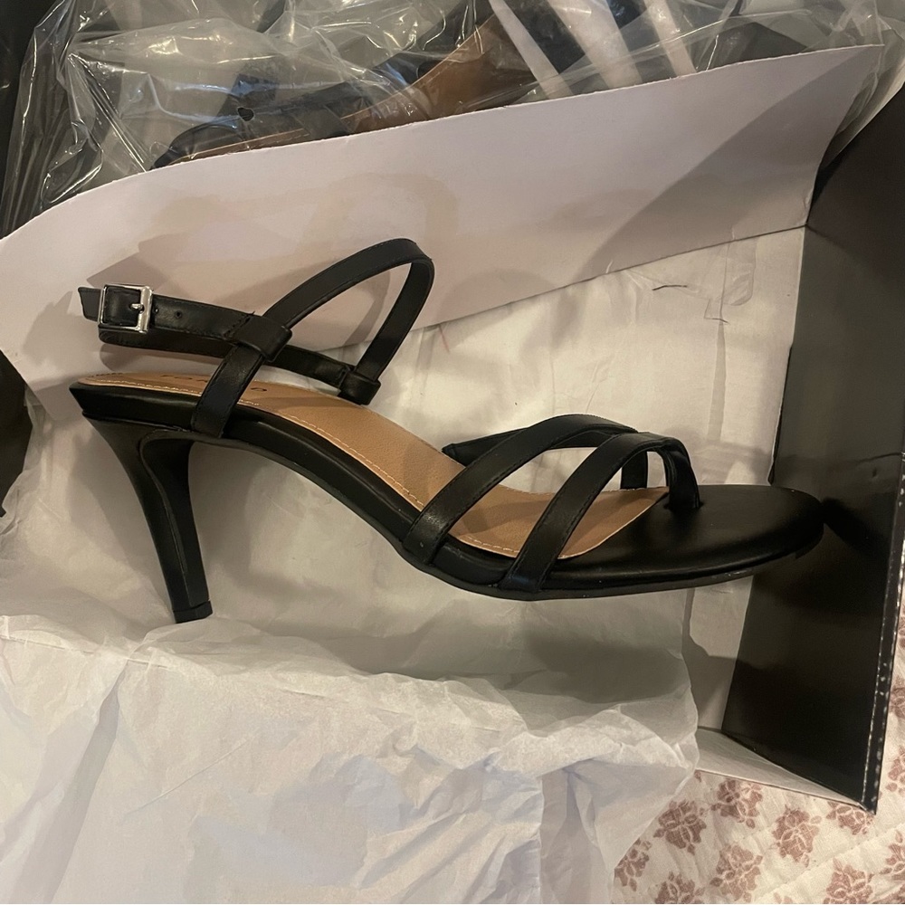 NWT Torrid Heels